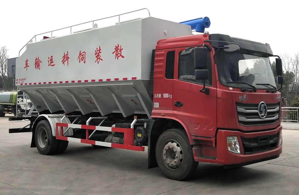 程力牌CLW5184ZSLS6型散装饲料运输车